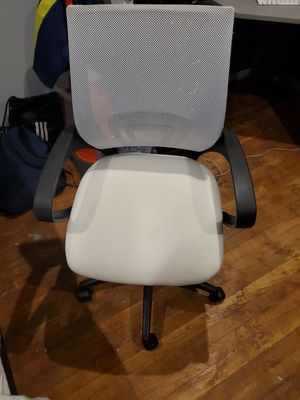 Personalice su espacio de trabajo con la silla de ordenador de malla gris de ALINUNU Opciones ODM y OEM
