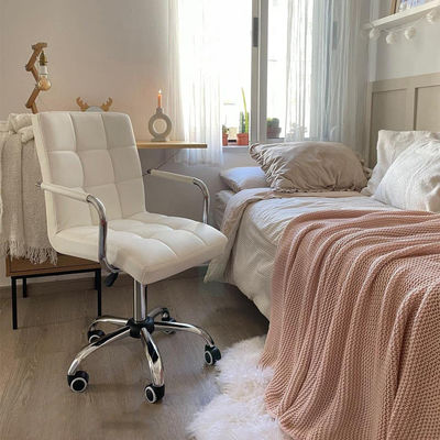 Silla de oficina de cuero ajustable de espalda perfecta para entornos de trabajo modernos y elegantes