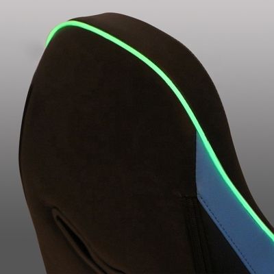 Mejore su configuración de juego con silla de estilo ejecutivo y reposapiés de cuero sintético