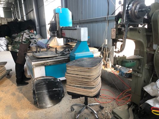 Silla de oficina ergonómica de cuero de PU con soporte lumbar y reposabrazos flexibles